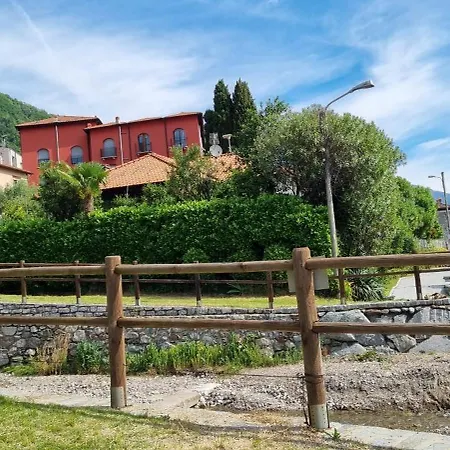 Lakeview Casa Camelia 21 アパート