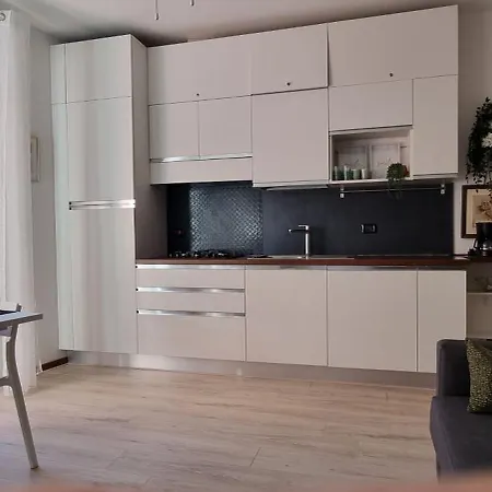 Lakeview Casa Camelia 21 *