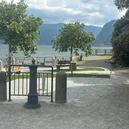Apartment Lakeview Casa Camelia 21 *
