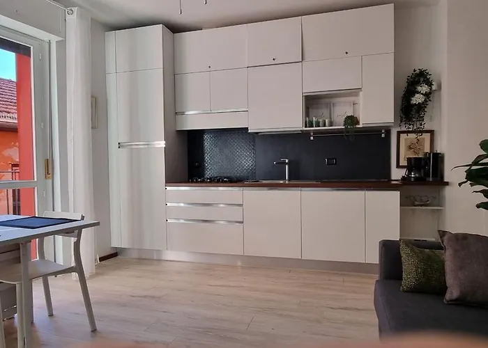 Lakeview Casa Camelia 21 *