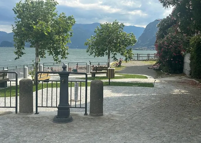 Apartment Lakeview Casa Camelia 21 *